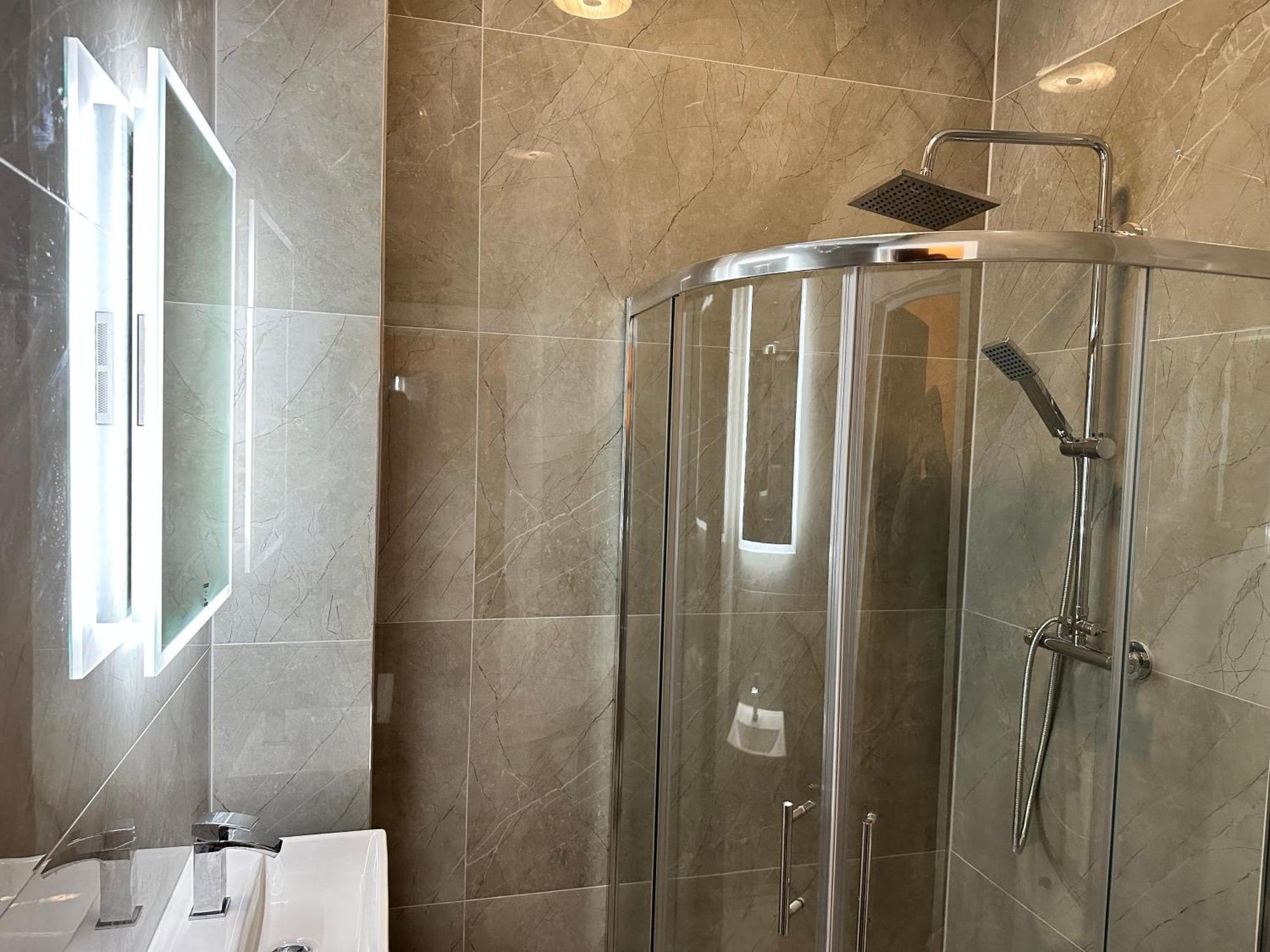 Green Ariana Hotel - Near Wembley And Central Лондон Екстер'єр фото