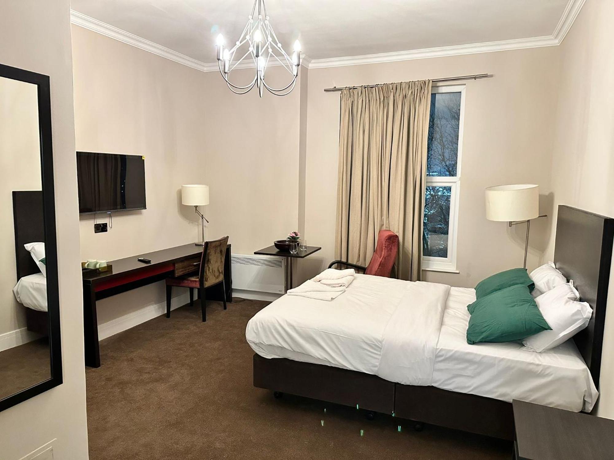Green Ariana Hotel - Near Wembley And Central Лондон Екстер'єр фото